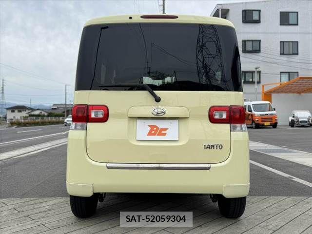 Daihatsu TANTO 2011-12 7330552-13