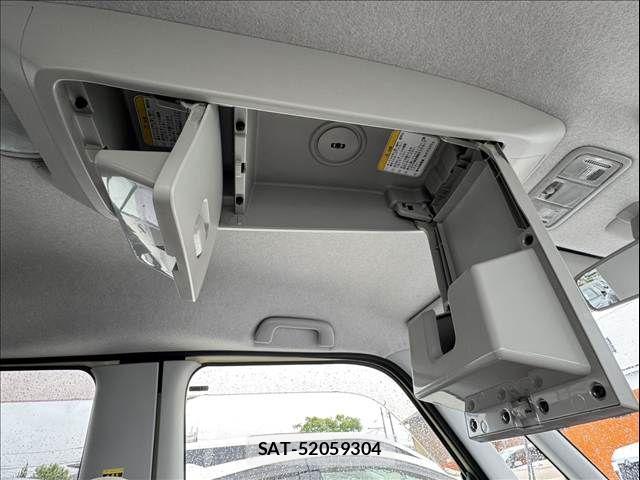 Daihatsu TANTO 2011-12 7330552-27