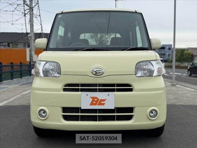 Daihatsu TANTO 2011-12 7330552-8