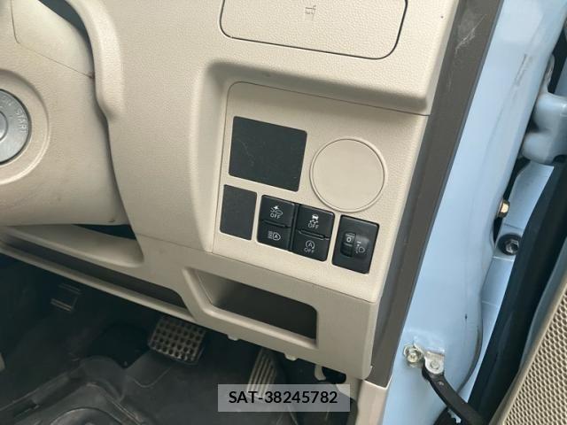 Daihatsu TANTO 2018-08 7330551-12