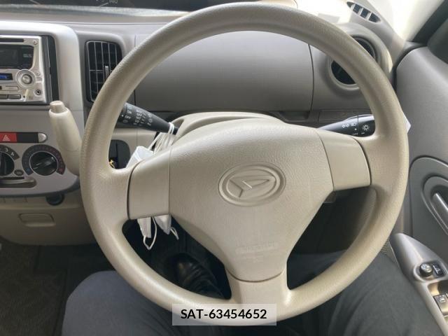 Daihatsu TANTO 2011-07 7330563-12