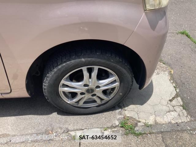 Daihatsu TANTO 2011-07 7330563-4