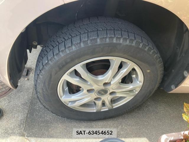 Daihatsu TANTO 2011-07 7330563-7