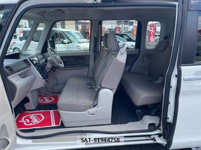 Daihatsu TANTO 2017-10 7330548-19