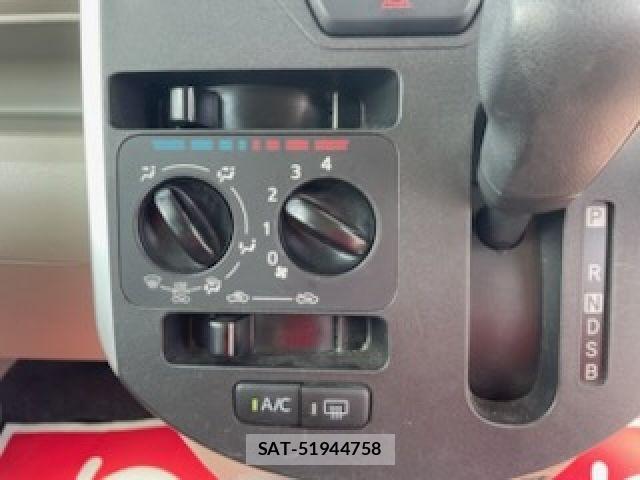 Daihatsu TANTO 2017-10 7330548-20