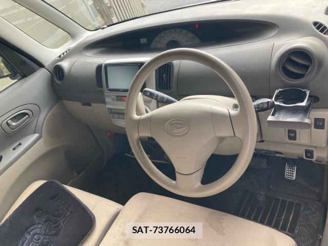 Daihatsu TANTO 2009-06 7330564-9