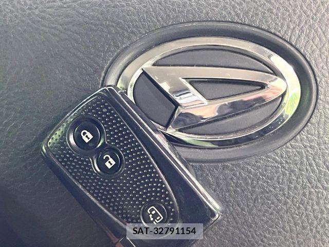 Daihatsu TANTO 2013-09 7330549-4
