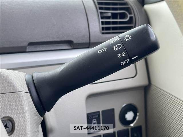 Daihatsu TANTO 2013-11 7330550-24