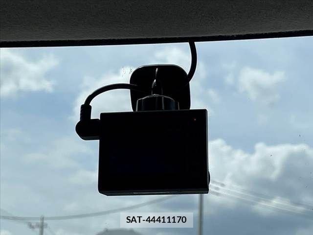 Daihatsu TANTO 2013-11 7330550-28