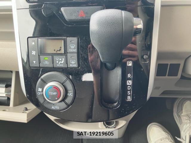 Daihatsu TANTO 2018-12 7330546-20