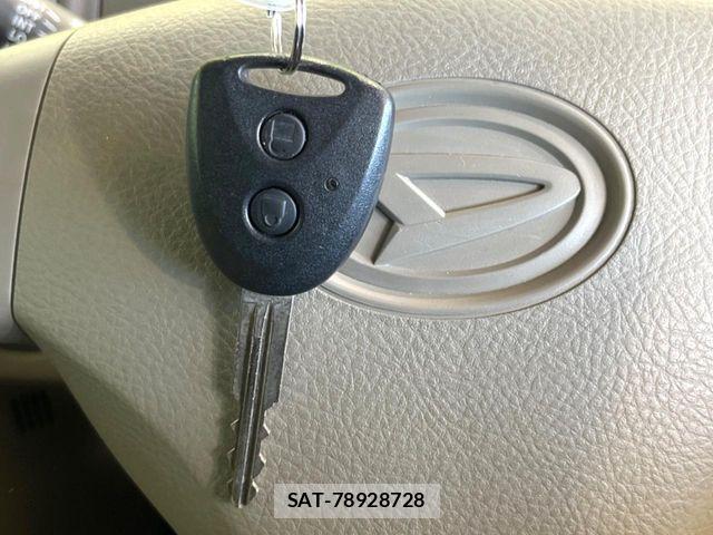 Daihatsu TANTO 2011-11 7330539-3