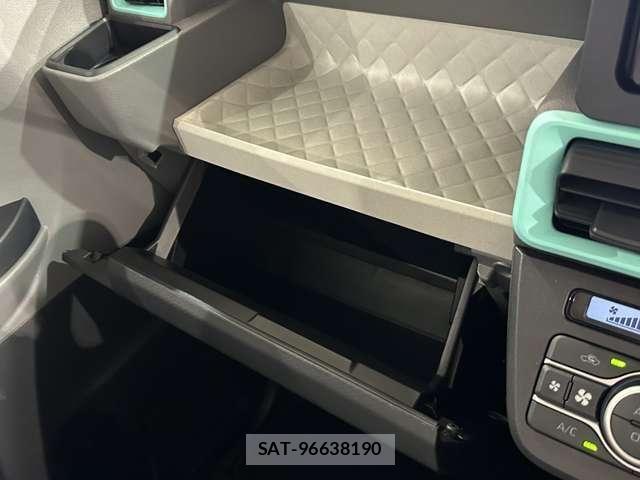 Daihatsu TANTO 2019-12 7330529-27