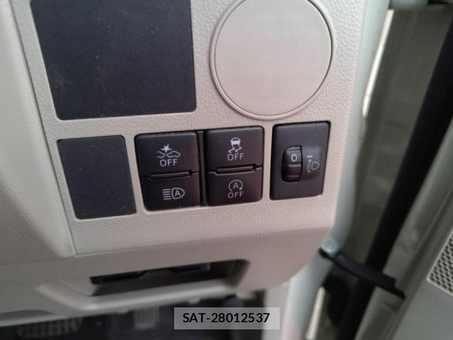 Daihatsu TANTO 2018-11 7330530-15