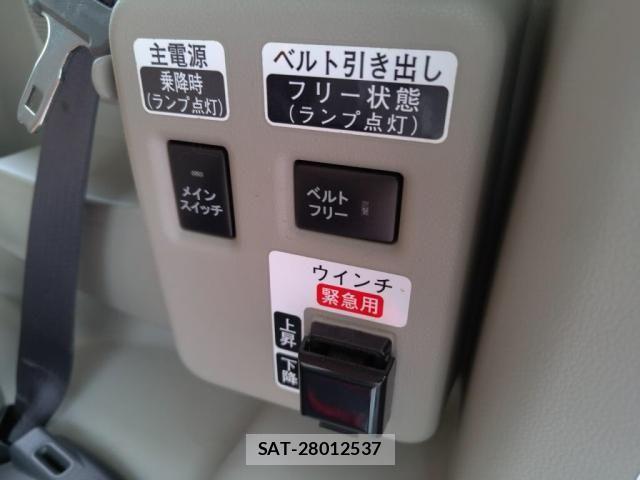 Daihatsu TANTO 2018-11 7330530-29