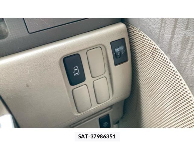 Daihatsu TANTO 2011-06 7360110-4