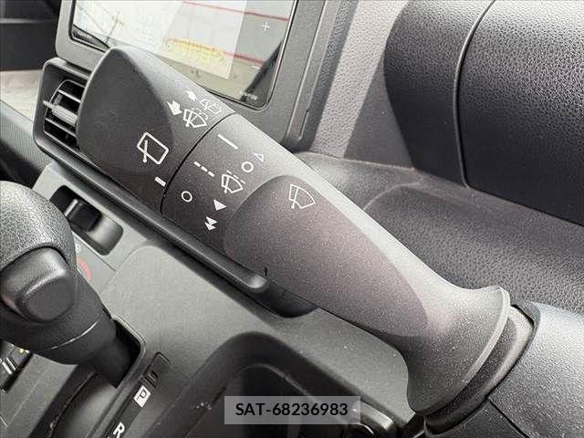 Daihatsu TANTO 2021-05 7360100-28