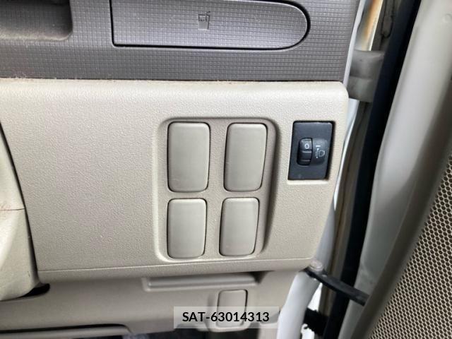 Daihatsu TANTO 2010-12 7360114-11