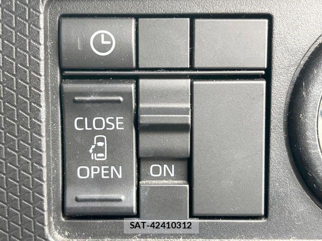 Daihatsu TANTO 2021-06 7394434-5