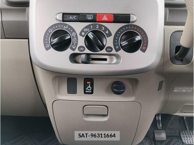 Daihatsu TANTO 2012-04 7393807-12