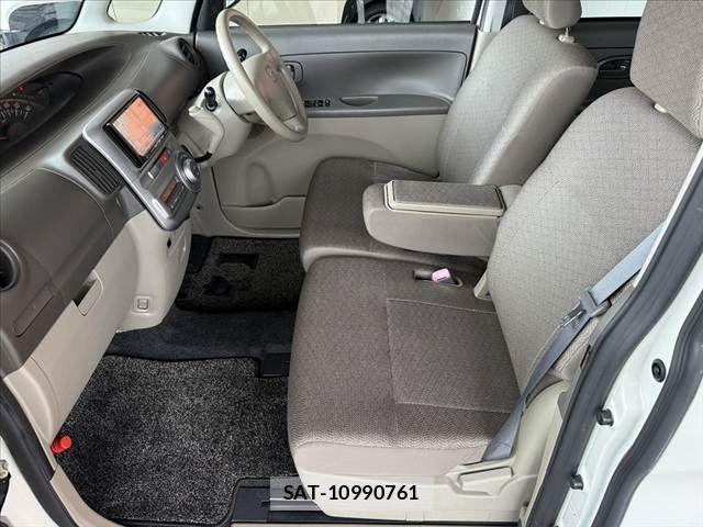 Daihatsu TANTO 2011-12 7458305-16