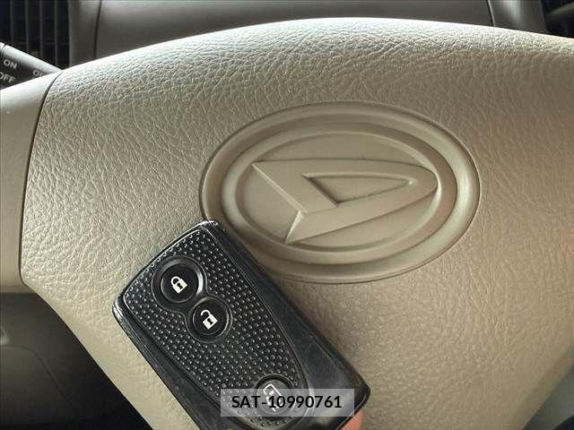 Daihatsu TANTO 2011-12 7458305-21