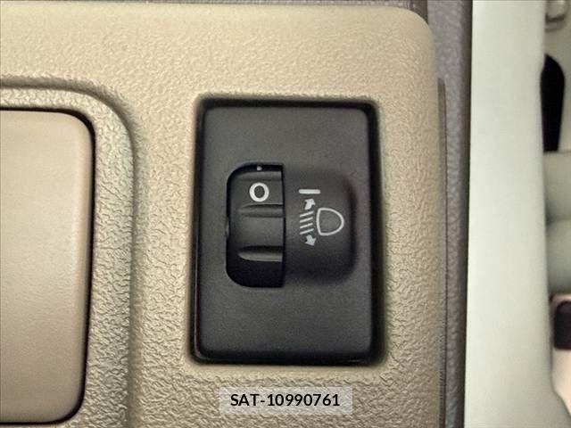 Daihatsu TANTO 2011-12 7458305-23