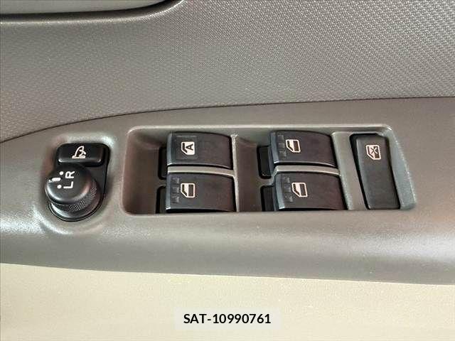 Daihatsu TANTO 2011-12 7458305-27
