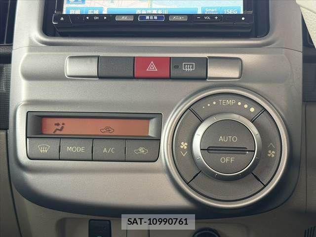 Daihatsu TANTO 2011-12 7458305-28