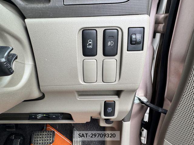 Daihatsu TANTO 2011-07 7458312-6