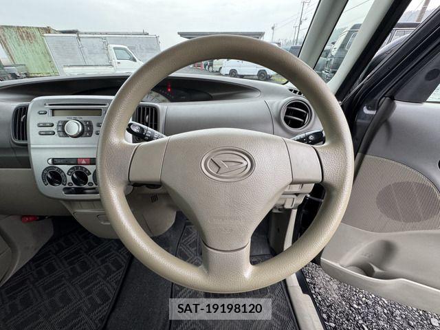 Daihatsu TANTO 2010-08 7458304-12