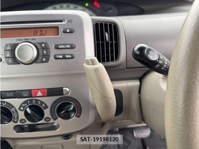 Daihatsu TANTO 2010-08 7458304-17