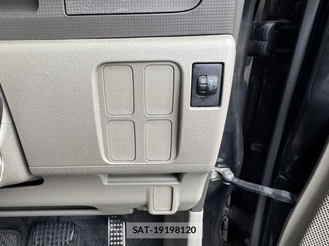 Daihatsu TANTO 2010-08 7458304-18