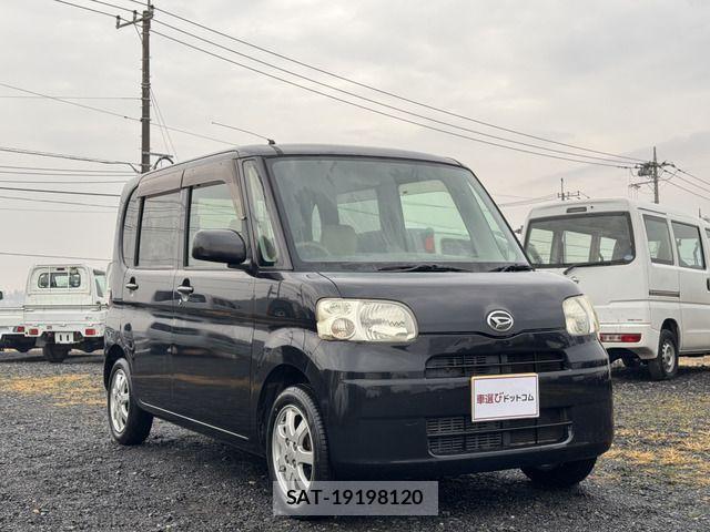 Daihatsu TANTO 2010-08 7458304-1