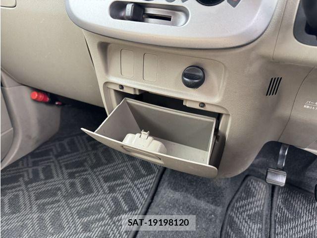 Daihatsu TANTO 2010-08 7458304-19