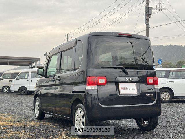 Daihatsu TANTO 2010-08 7458304-5