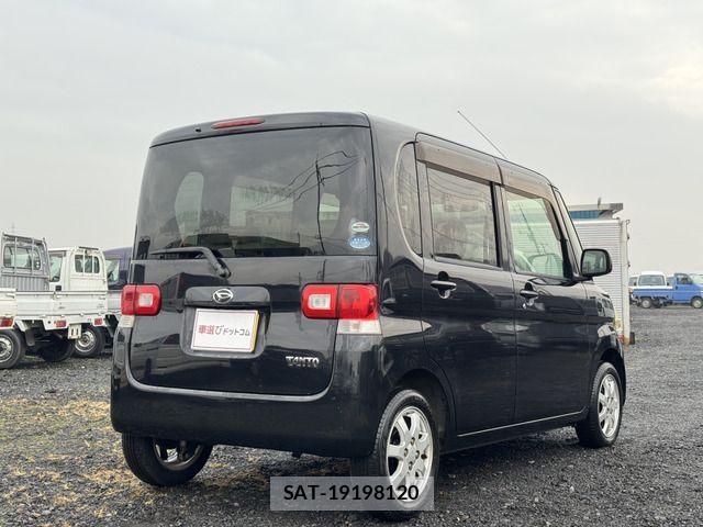 Daihatsu TANTO 2010-08 7458304-7