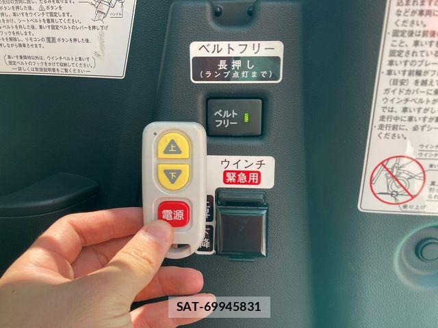 Daihatsu TANTO 2021-04 7458280-6