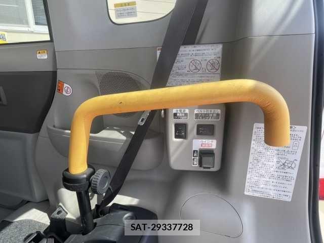 Daihatsu TANTO 2015-03 7458287-5