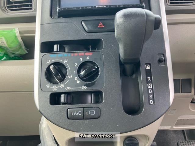 Daihatsu TANTO 2015-11 7620719-18