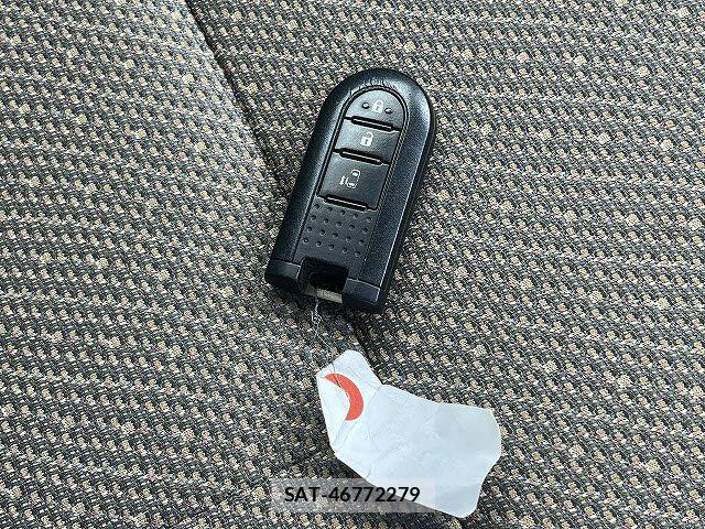 Daihatsu TANTO 2017-07 7620692-25
