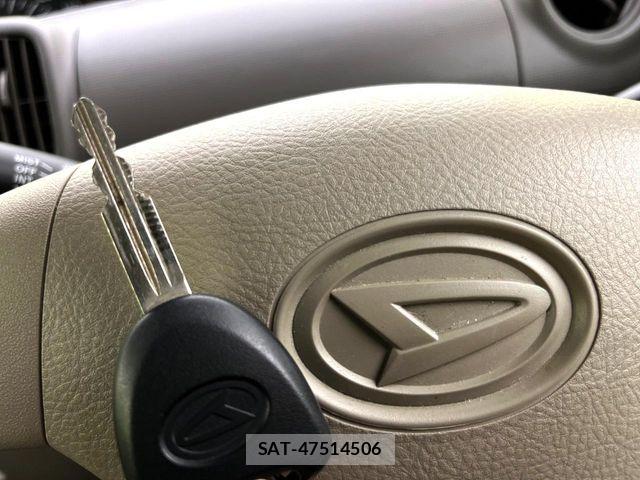 Daihatsu TANTO 2013-07 7620707-5