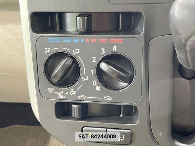Daihatsu TANTO 2013-11 7729629-4