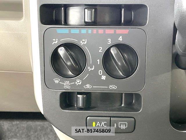 Daihatsu TANTO 2018-01 7879871-4