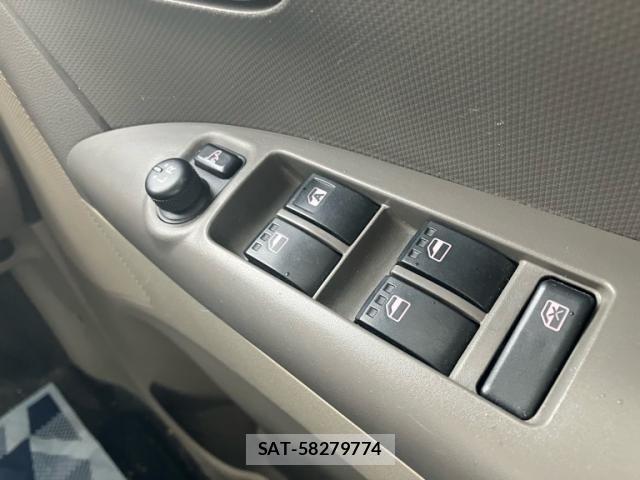 Daihatsu TANTO 2011-08 7879895-17