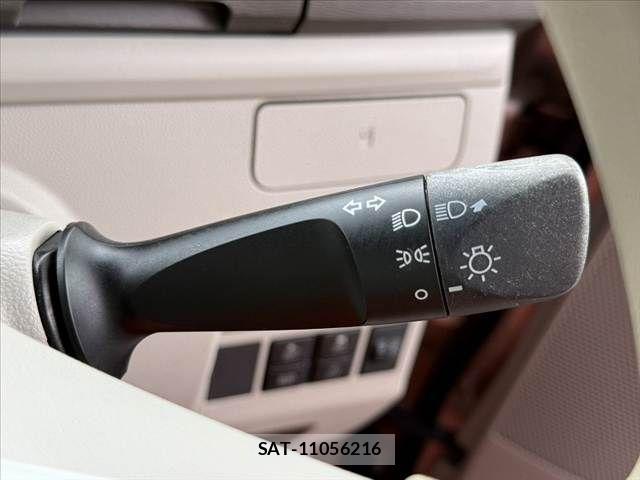 Daihatsu TANTO 2019-02 7879875-28