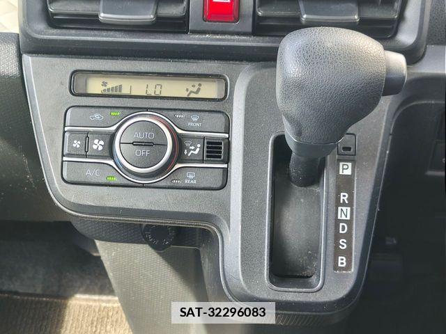 Daihatsu TANTO 2021-12 7879856-12