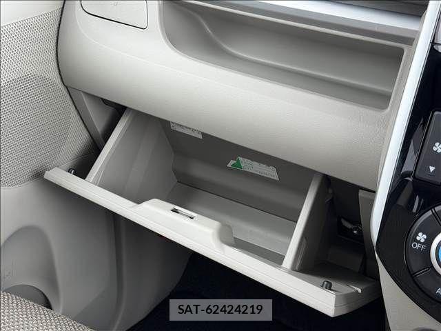Daihatsu TANTO 2017-04 7879874-13