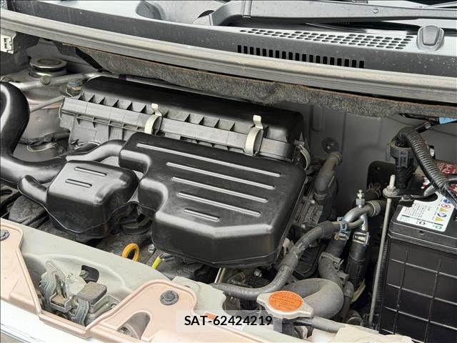 Daihatsu TANTO 2017-04 7879874-19
