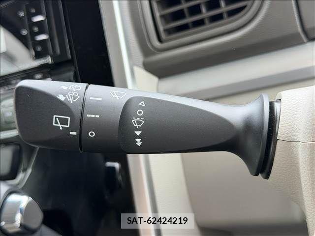 Daihatsu TANTO 2017-04 7879874-28