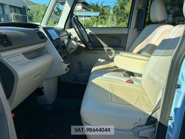 Daihatsu TANTO 2018-08 7981261-12